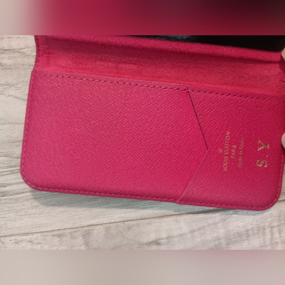 Louis Vuitton Pink cell phone case - Picture 4 of 8